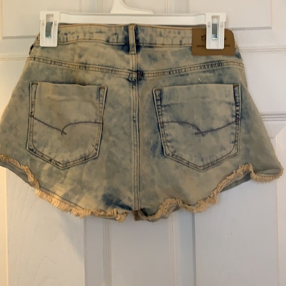 Zara shorts - Picture 2 of 3